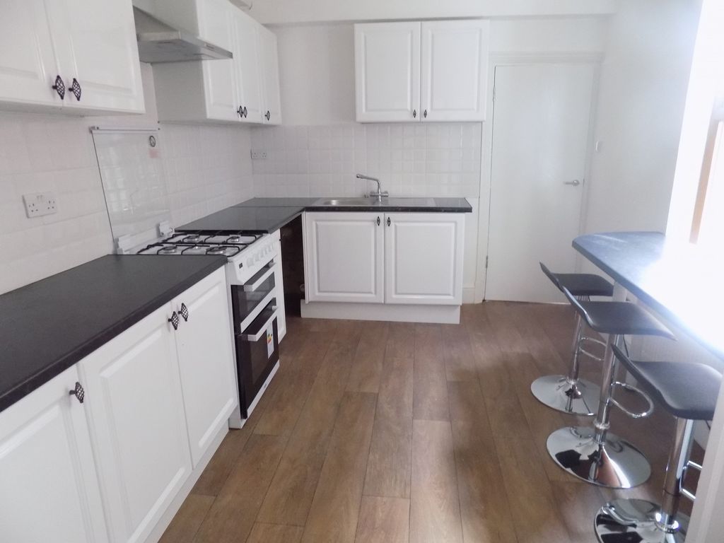 Property photo 2 of 5 5105