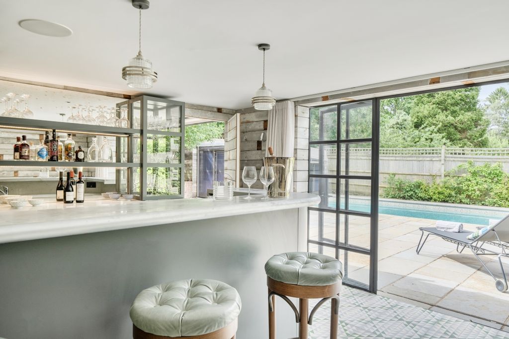 Property photo 2 of 10 1471009-32-6A232F...