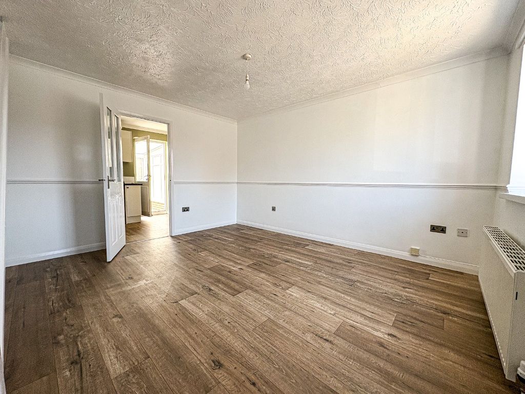 Property photo 2 of 11 4257073