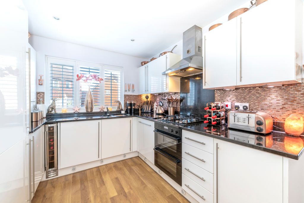 Property photo 3 of 25 Photo 2