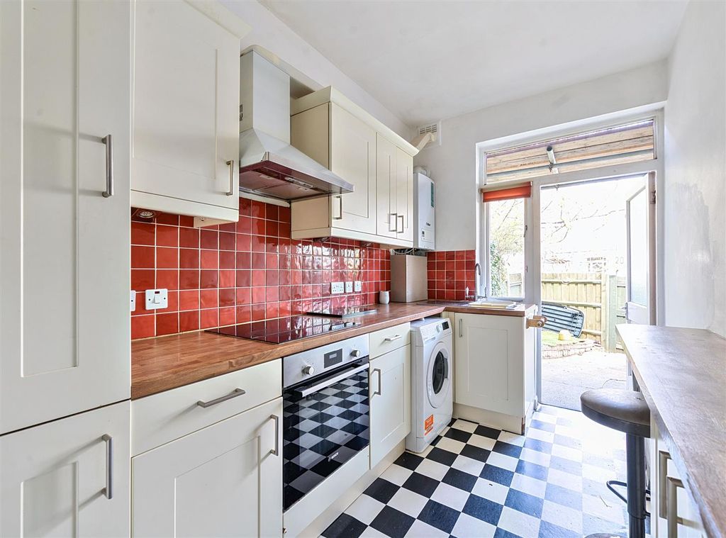 Property photo 3 of 9 19352776 (5).Jpg