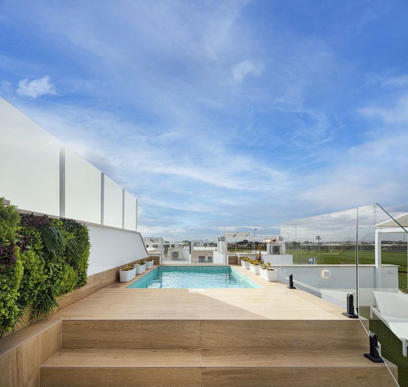 Property photo 2 of 49