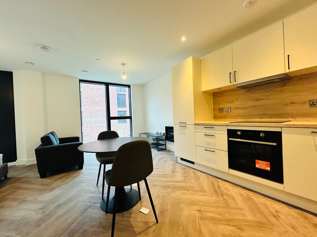 Property photo 3 of 6 Kitchen