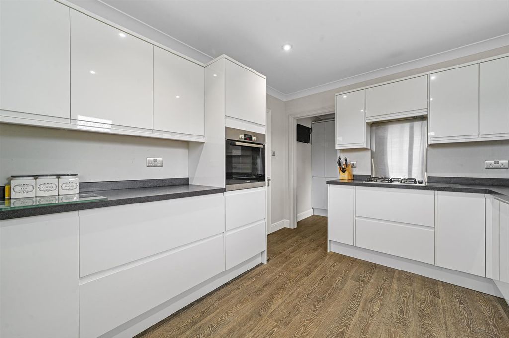 Property photo 2 of 16 Kitchen