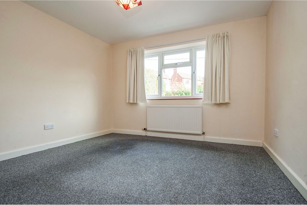 Property photo 3 of 6 Bedroom