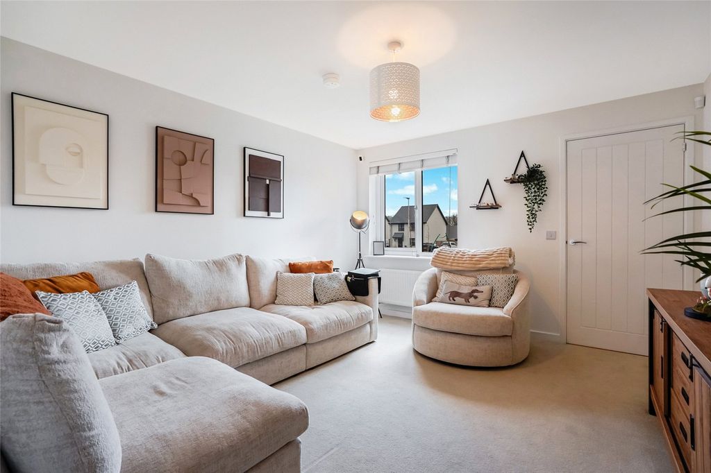 Property photo 2 of 21 Picture No. 02