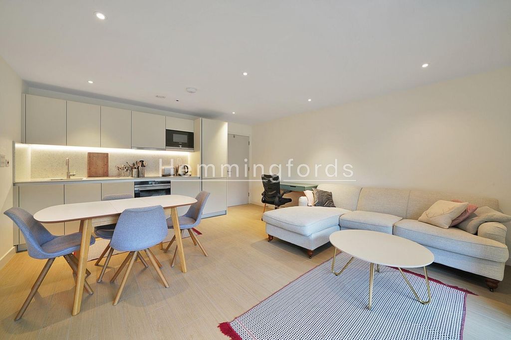 Property photo 3 of 11