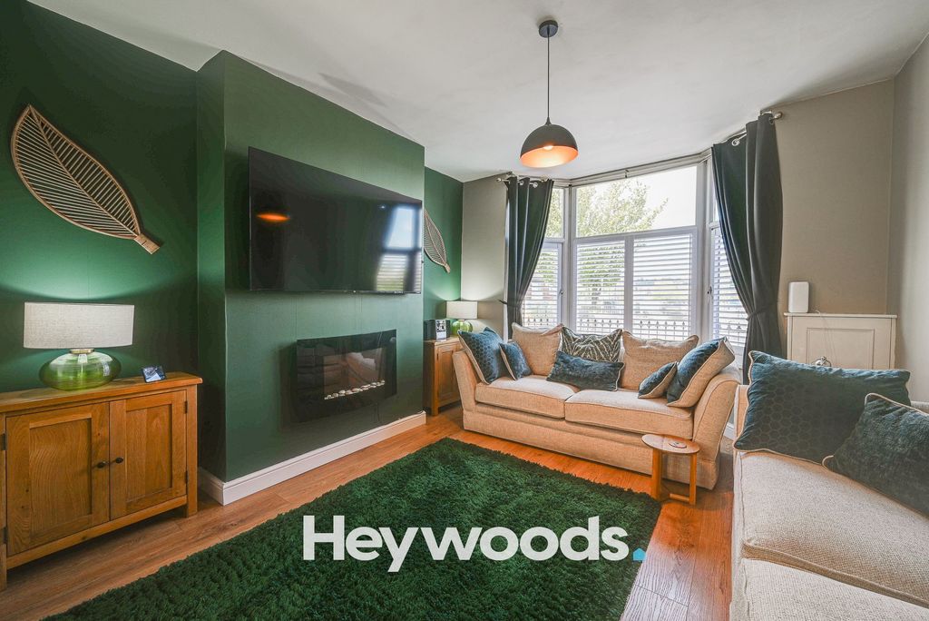 Property photo 2 of 23