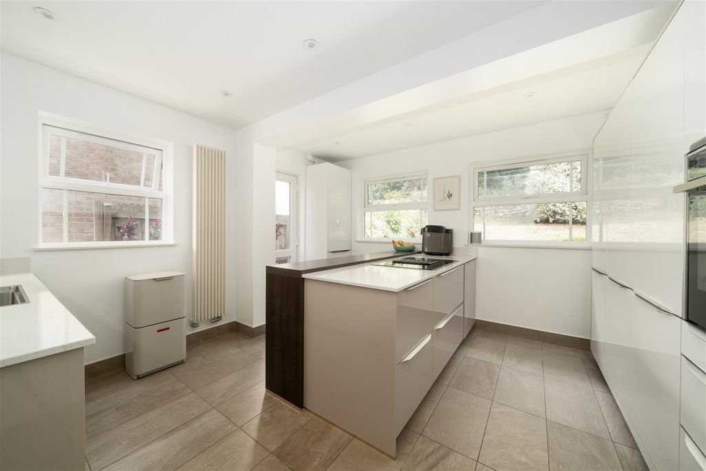 Property photo 3 of 53 Kitchen.Jpg