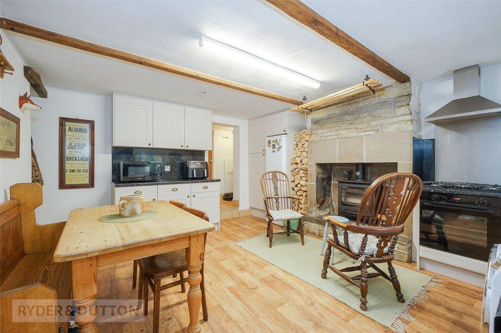 Property photo 3 of 23 Dining Kitchen