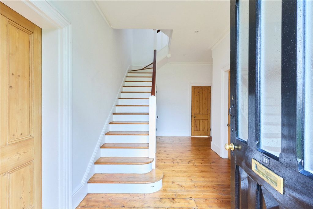 Property photo 2 of 12 Picture No. 13