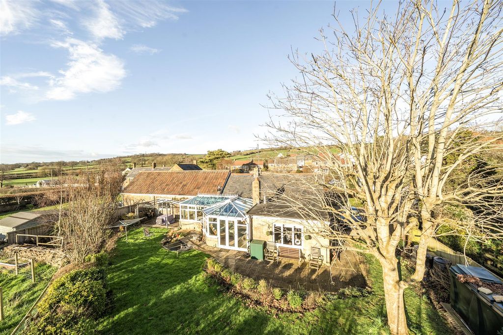 Property photo 1 of 17 1408533-1-698369F06F06A.Jpg