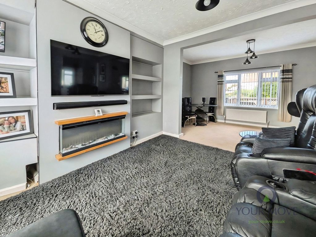 Property photo 2 of 18 Lounge