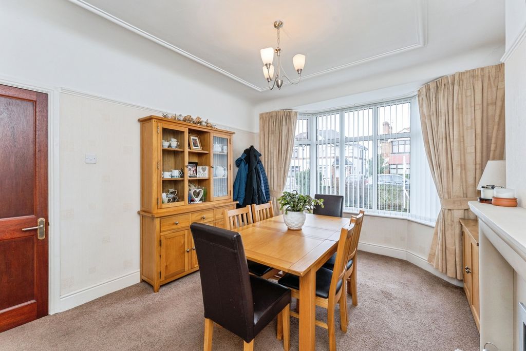 Property photo 2 of 28 Dining Room