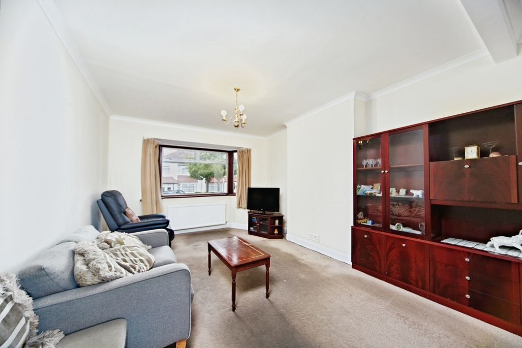 Property photo 2 of 17 Photo