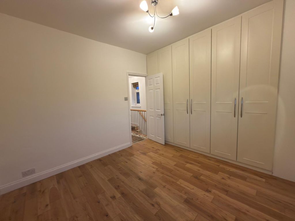 Property photo 1 of 12 Two Bedroom House Ideal For Working Families- £1900 Pcm