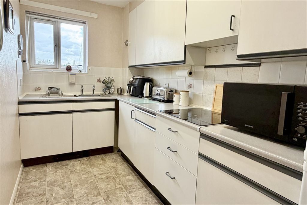 Property photo 2 of 21 (Main)