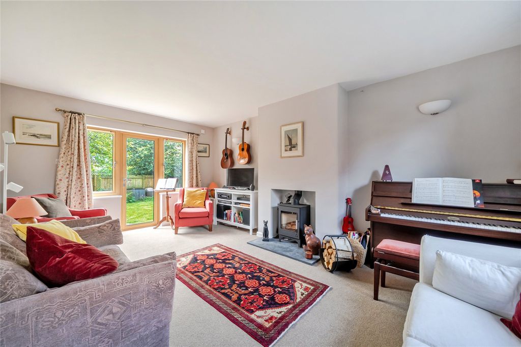 Property photo 2 of 14 Sitting Room