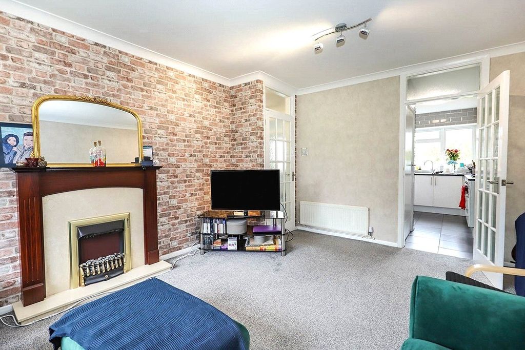 Property photo 3 of 6 Living Room