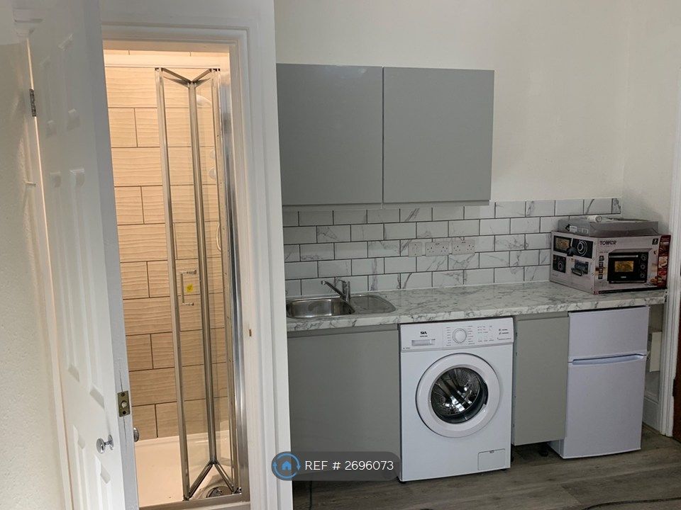 Property photo 1 of 2