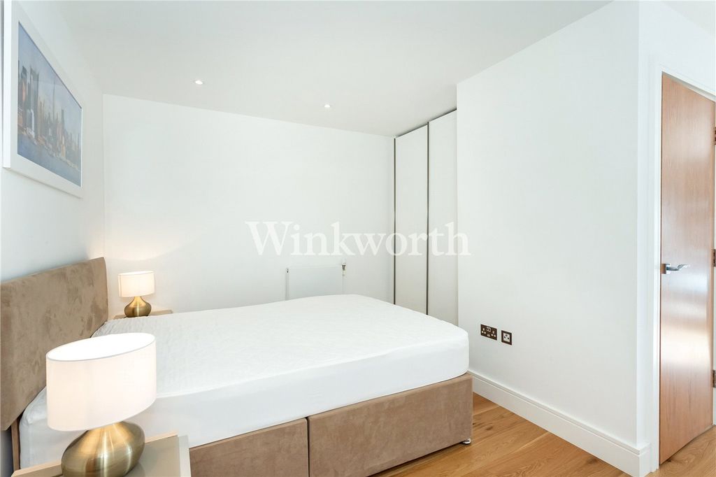 Property photo 2 of 7 Bedroom