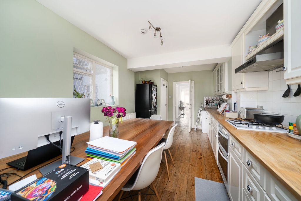 Property photo 2 of 13 P05
