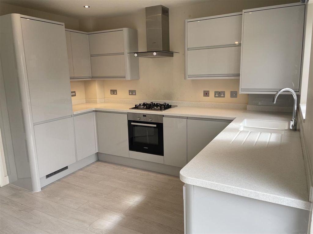 Property photo 2 of 14 Kitchen/Breakfast Room