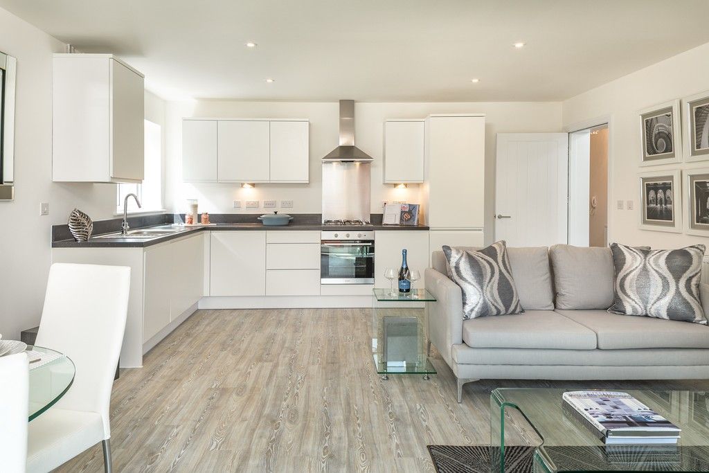 Property photo 2 of 8 Netherhall Gardens, Cambridge
