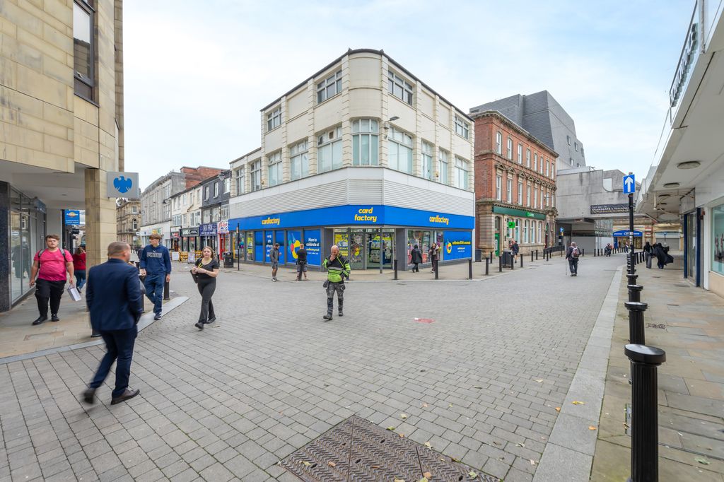 Property photo 3 of 27