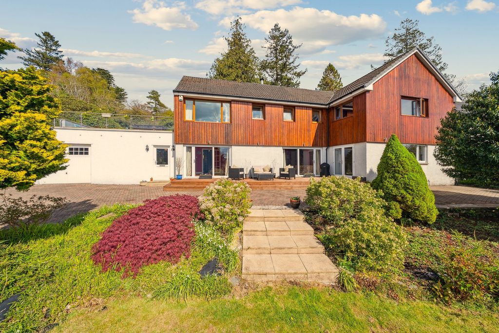 Property photo 2 of 45
