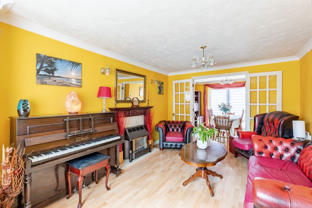 Property photo 3 of 20