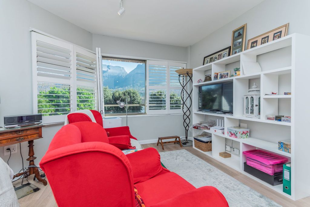 Property photo 1 of 14 Kw1705579