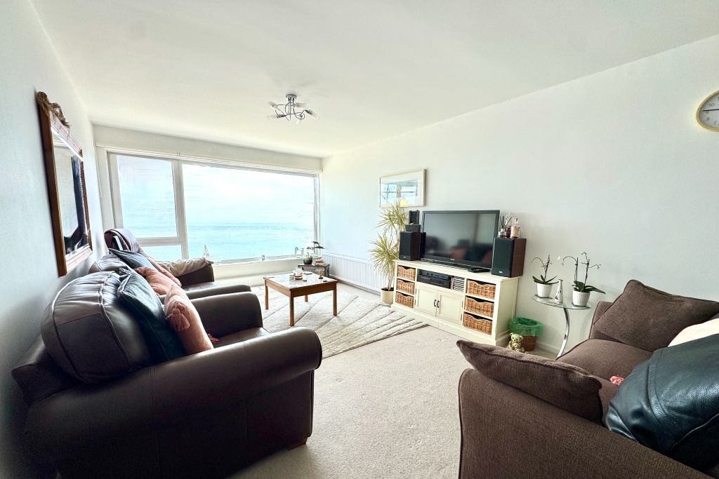 Property photo 3 of 9 Living Area