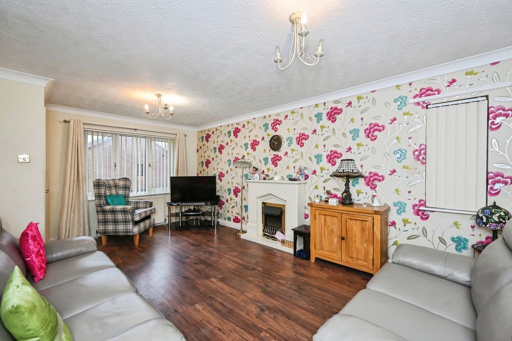 Property photo 3 of 15 Living Room