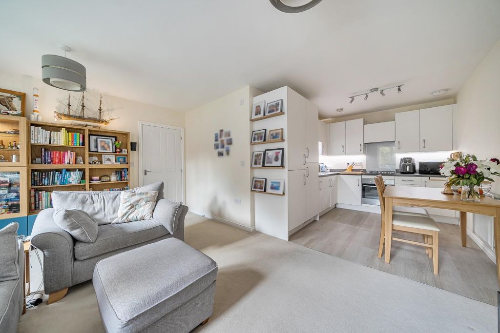Property photo 2 of 12 1-69140F6E33Cad-1377007-1-691319Abf0c4c-1.Jpg