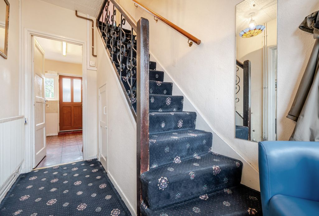 Property photo 3 of 12 1369112-9-68F7782...