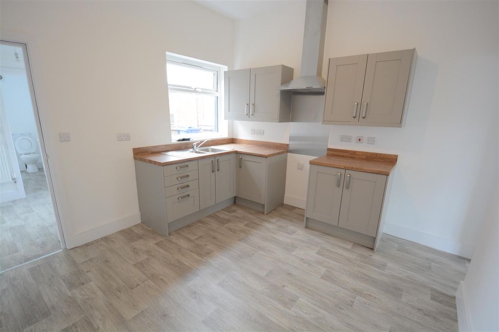 Property photo 2 of 12 Millgate Kitchen.Jpg