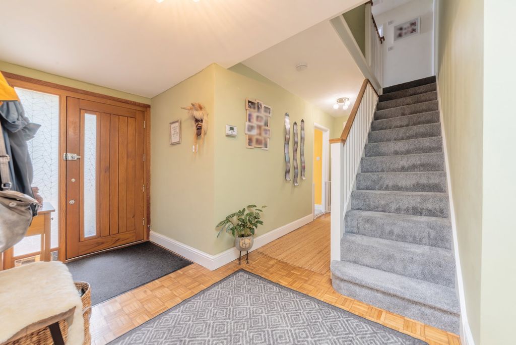 Property photo 2 of 35