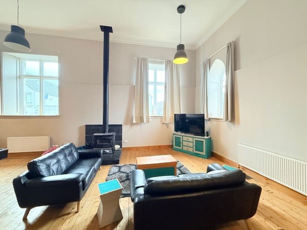 Property photo 2 of 34