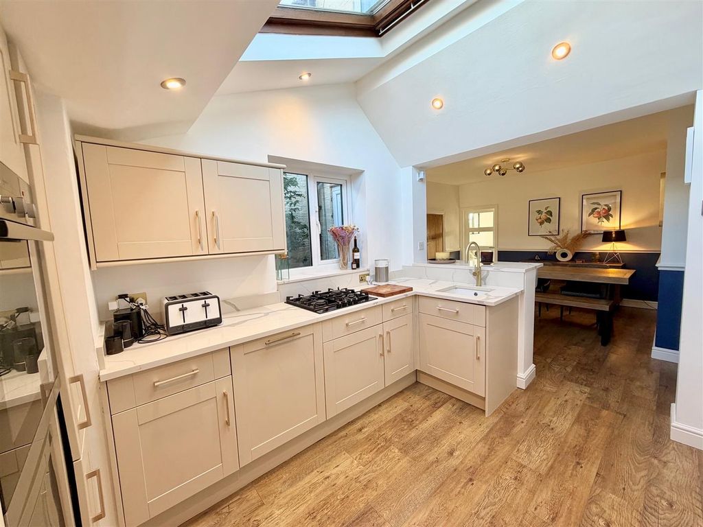 Property photo 2 of 27 Five.Jpg