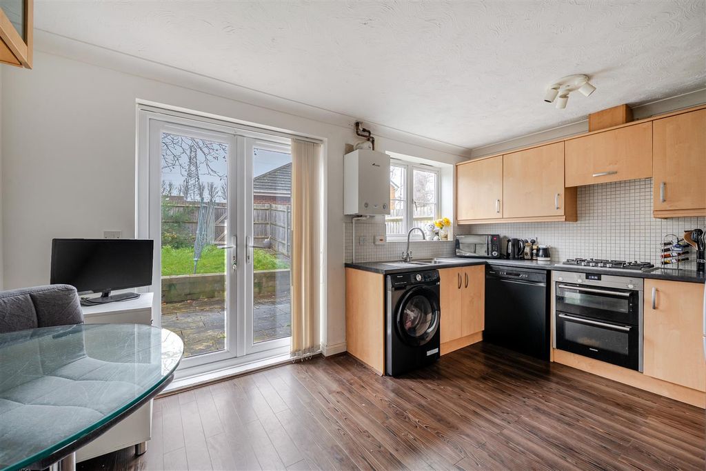 Property photo 3 of 20 1393351-12-69493345Eb53F.Jpg