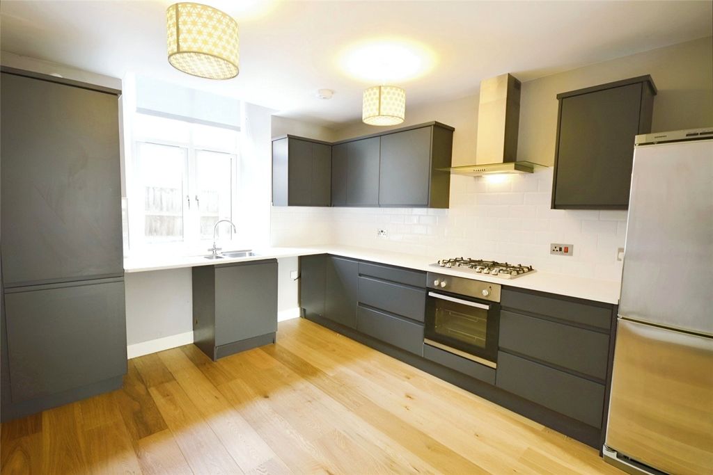 Property photo 1 of 8 Kitchen