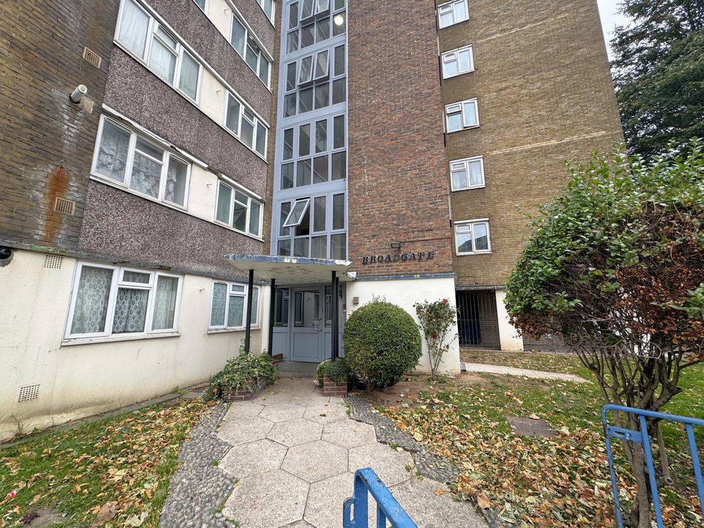 Property photo 1 of 11