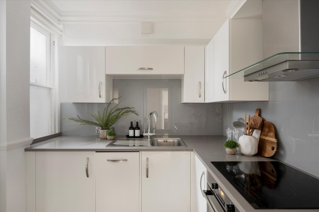 Property photo 3 of 15 Image