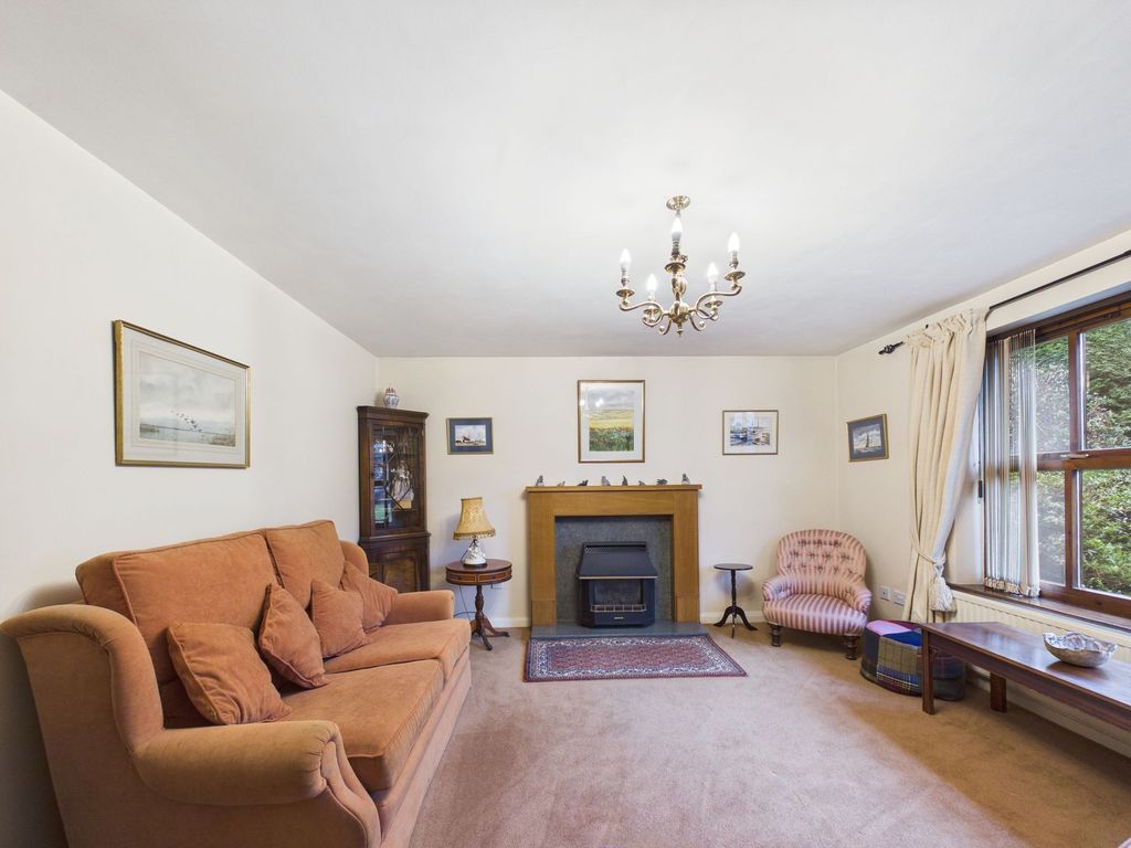 Property photo 2 of 40