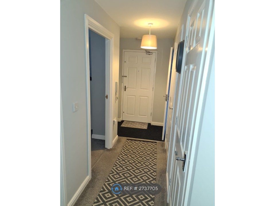 Property photo 3 of 15 Hall