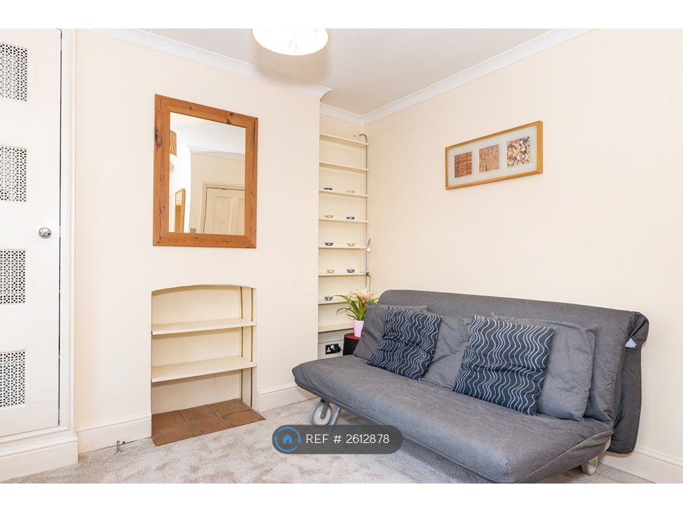 Property photo 2 of 24