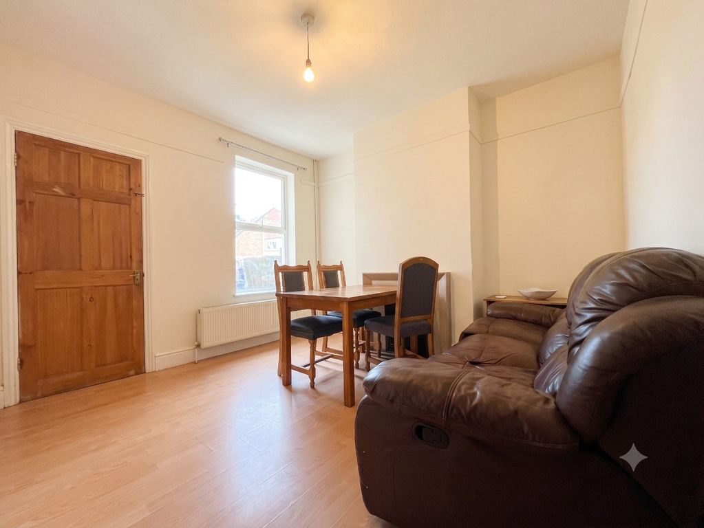 Property photo 3 of 9 4362544