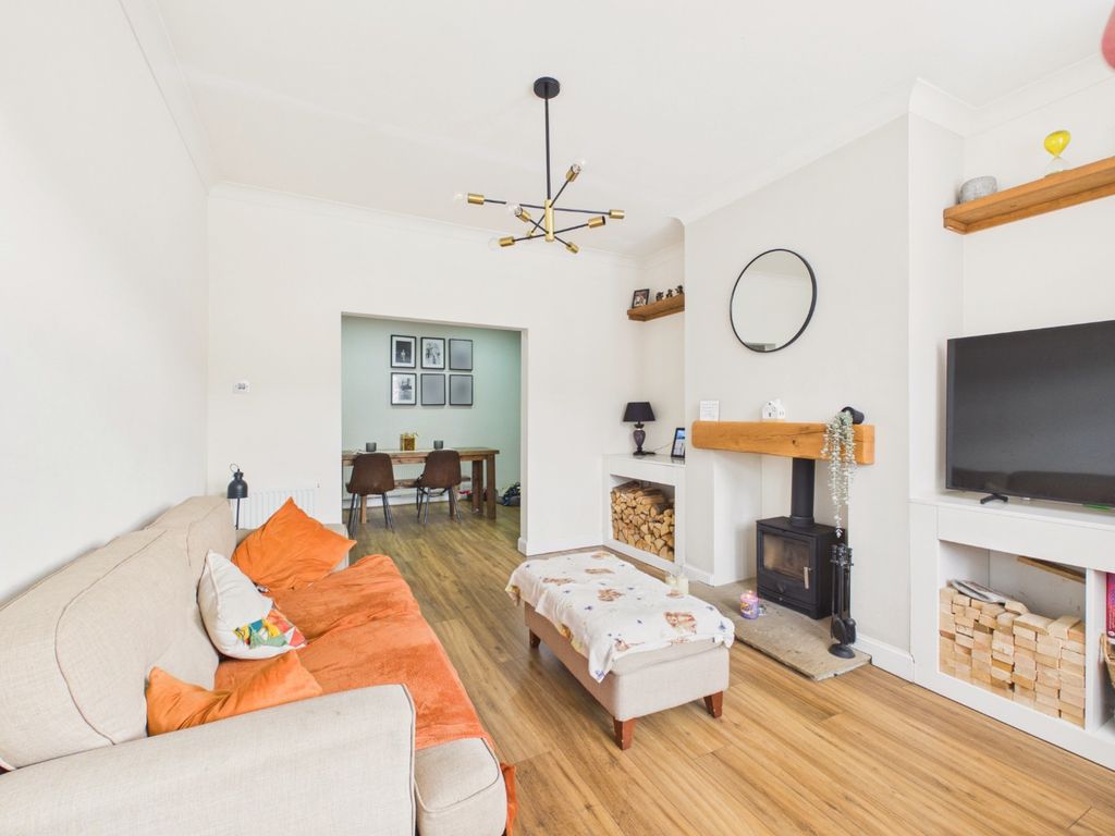 Property photo 2 of 14 5274343