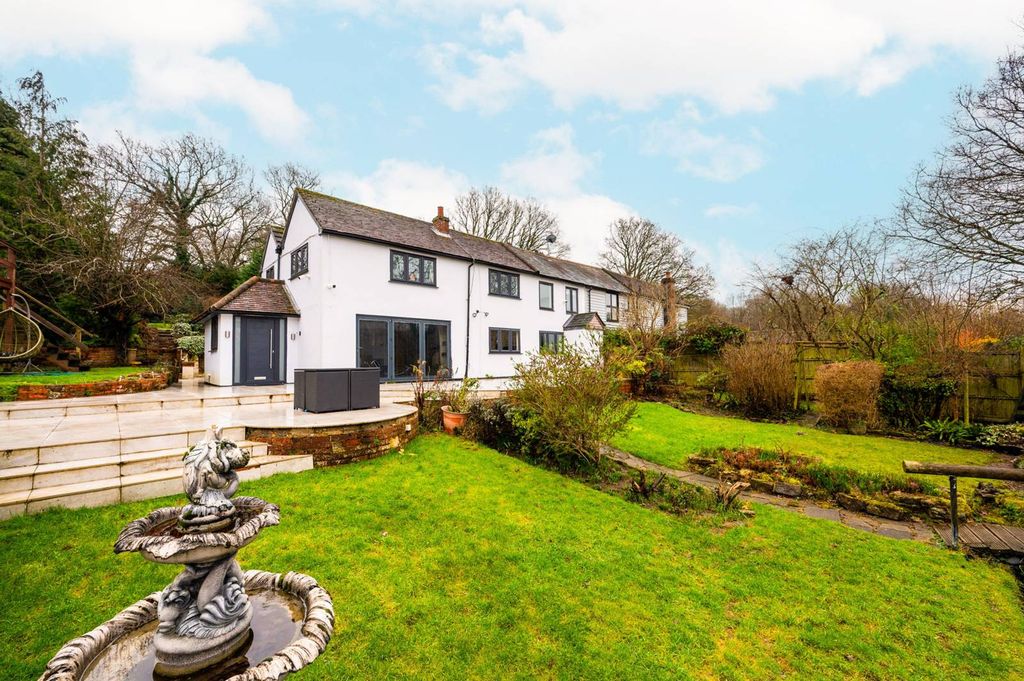 Property photo 2 of 44